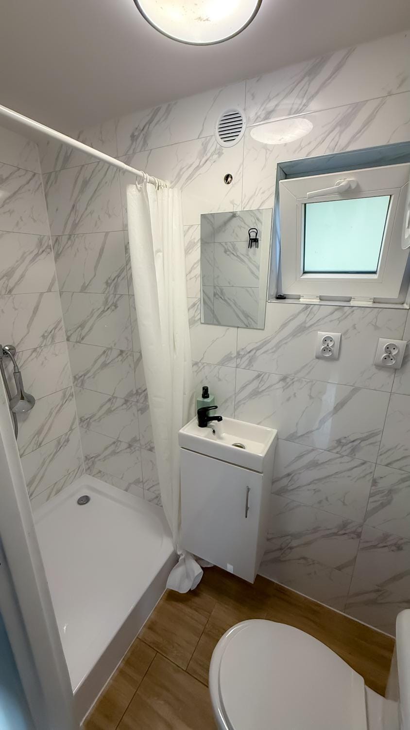 Shower, Toilet, Bathroom