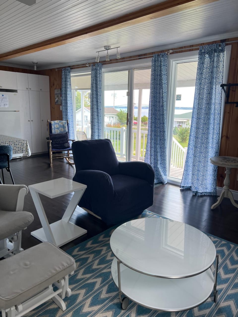 TV and multimedia, Living room, Seating area, Dining area, Garden view, River view