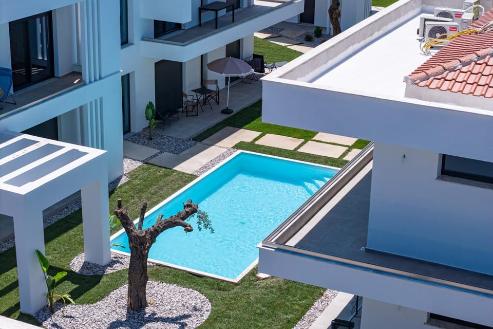Property building, Swimming pool