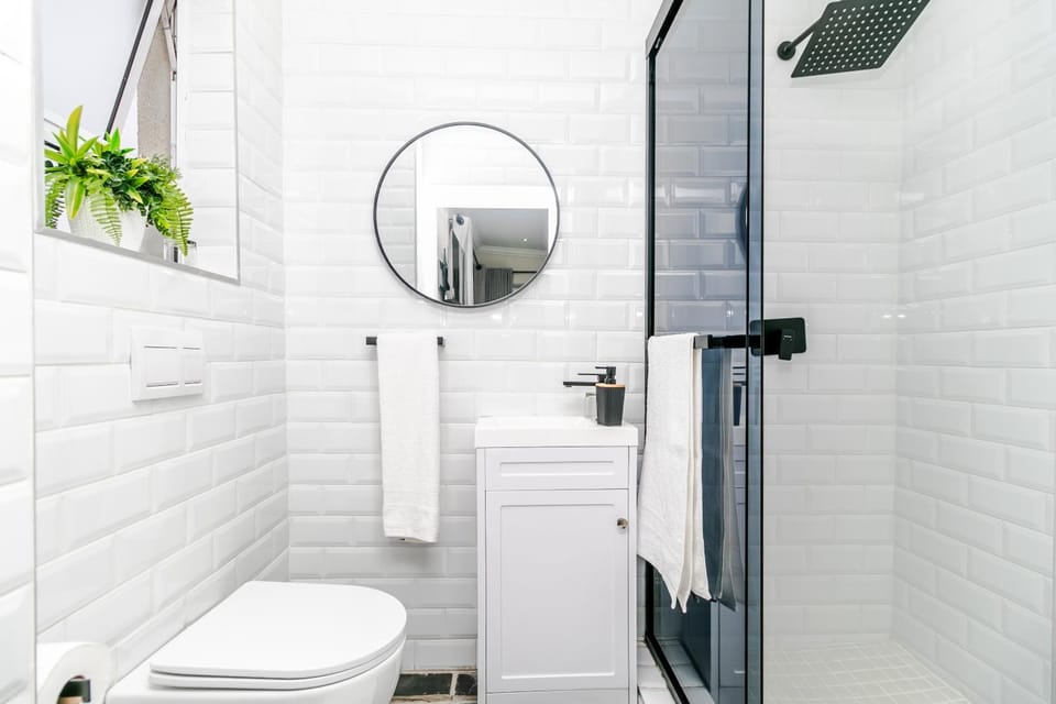 Shower, Toilet, Bathroom