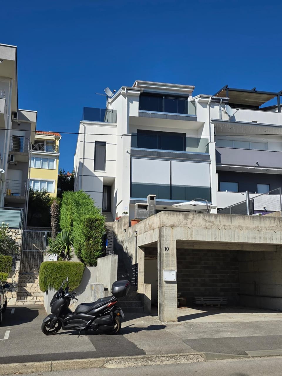 Property building, Facade/entrance, Day, Parking