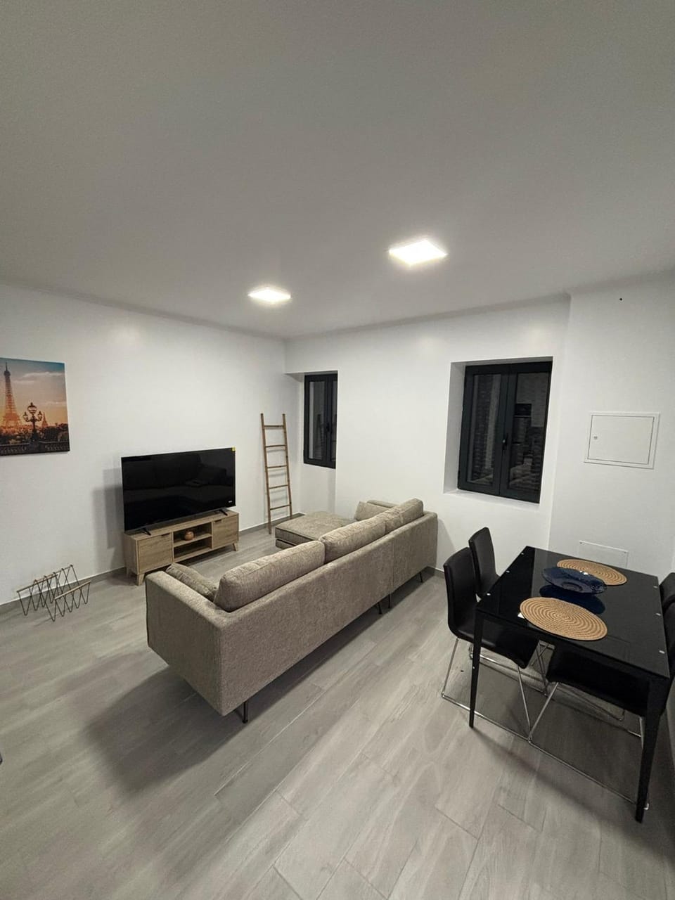 Communal lounge/ TV room, TV and multimedia, Living room, Seating area