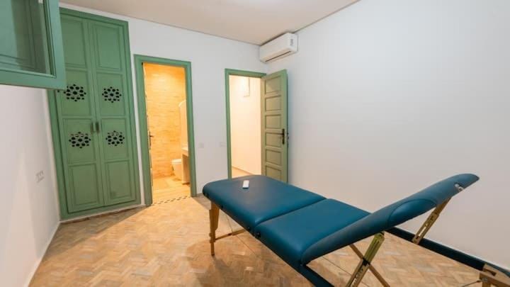 Massage, Massage