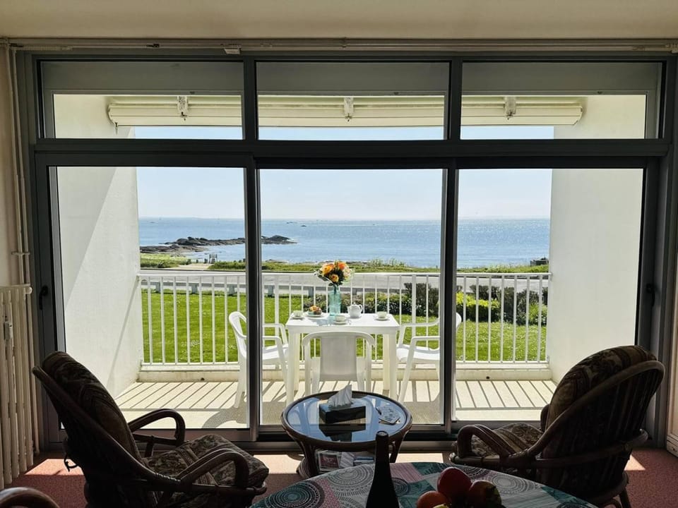 Studio 3pers vue mer, 1min à pied plage, wifi, parking Apartment in Quiberon