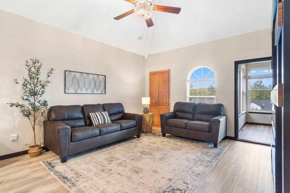 Shades of Branson - Experience All the Best of Branson Prime Location House in Branson