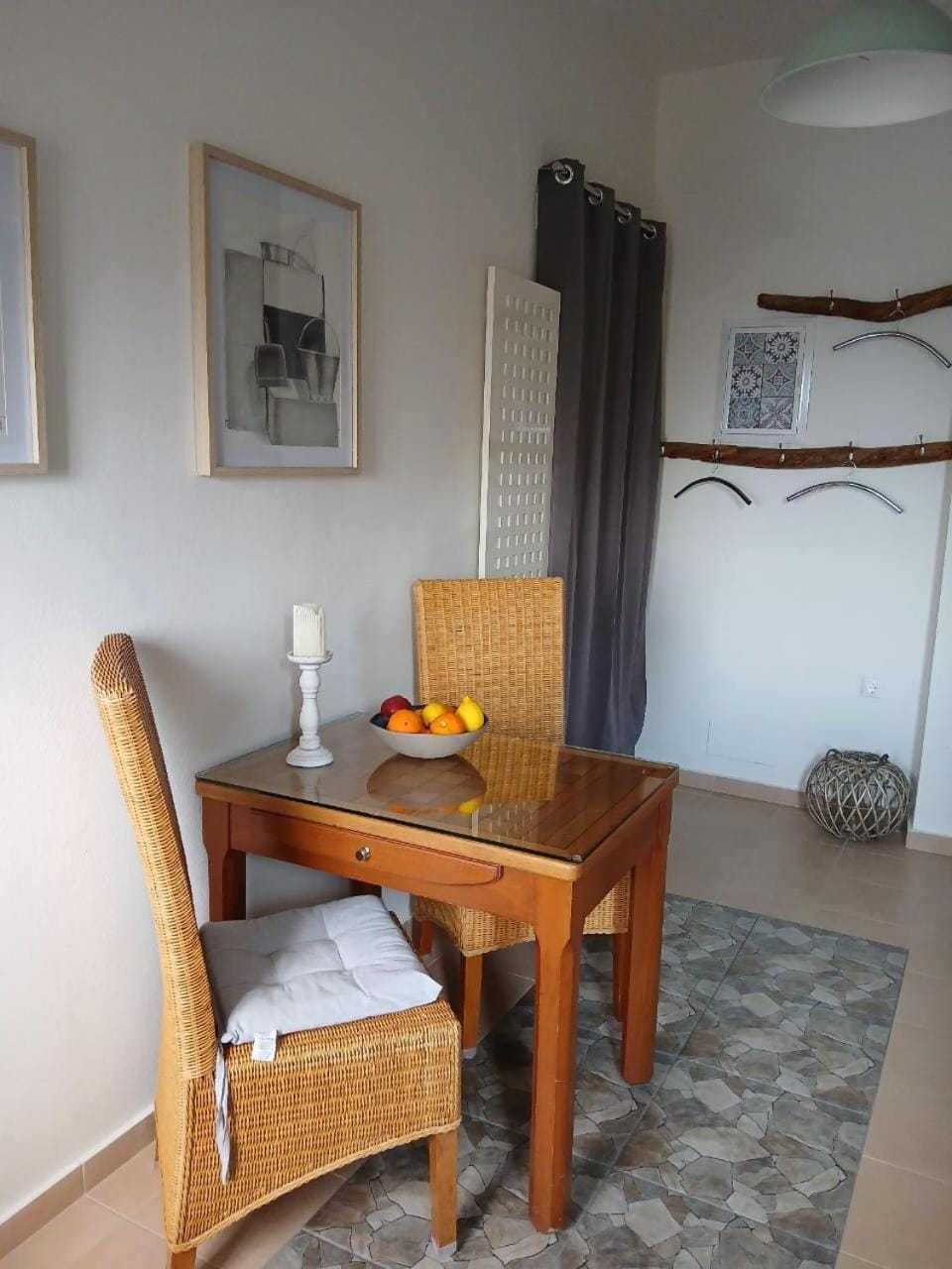 Living room, Photo of the whole room, Dining area