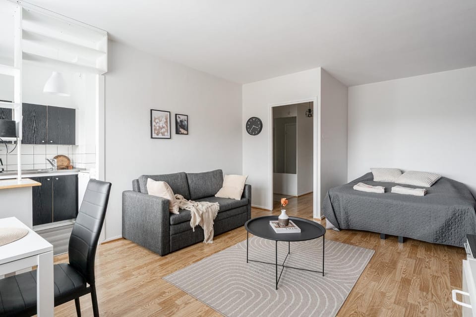 TV and multimedia, Living room, Photo of the whole room, Seating area, Dining area, Bedroom