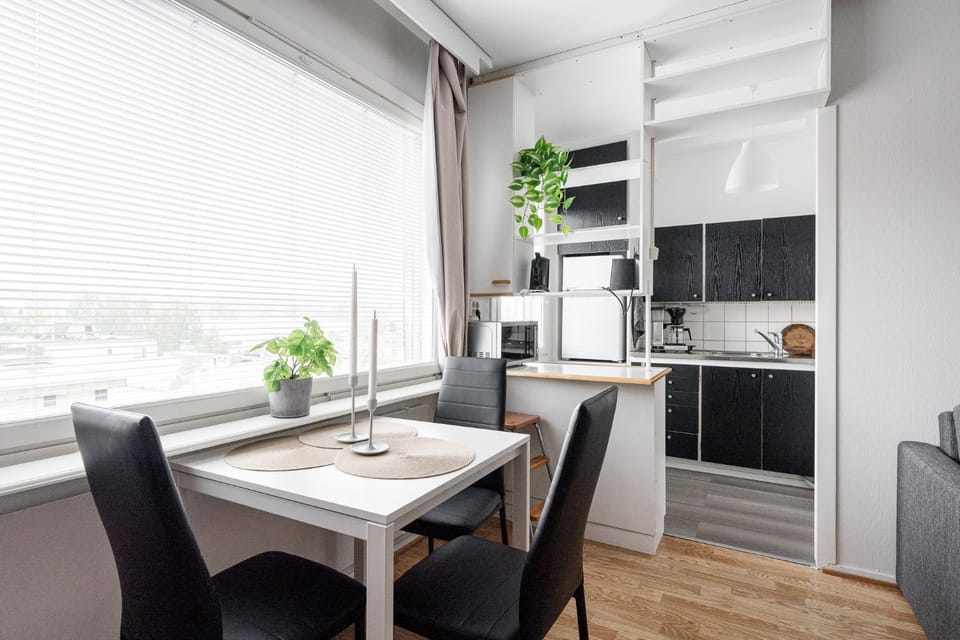 Kitchen or kitchenette, Dining area, pet friendly