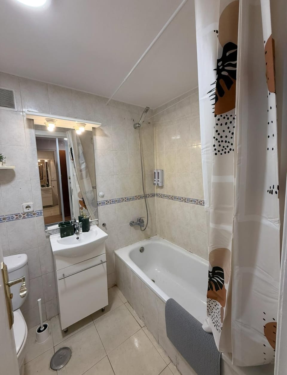 Shower, Bathroom, Bath, towels