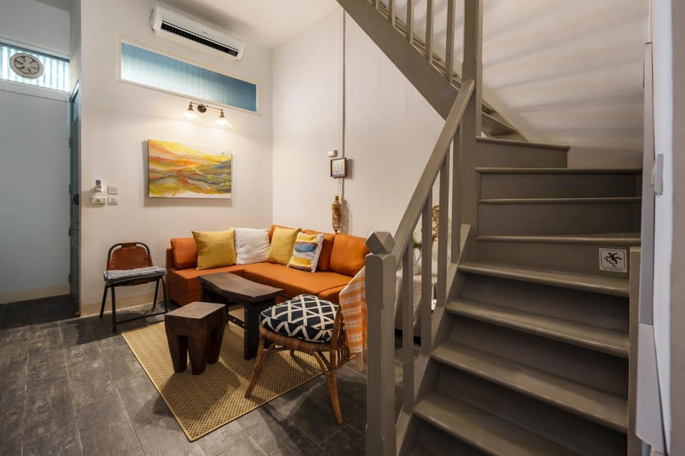 Non Inn Entire Historic 5 Bedroom Riverside Shophouse near ICONSIAM for Families and Groups House in Bangkok