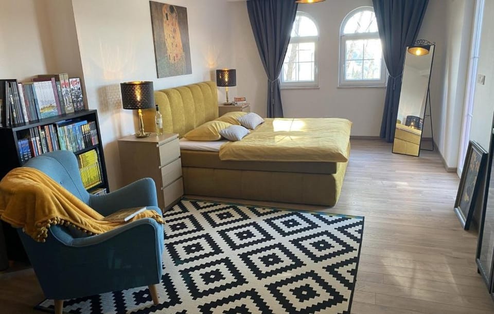 Bed, Bedroom