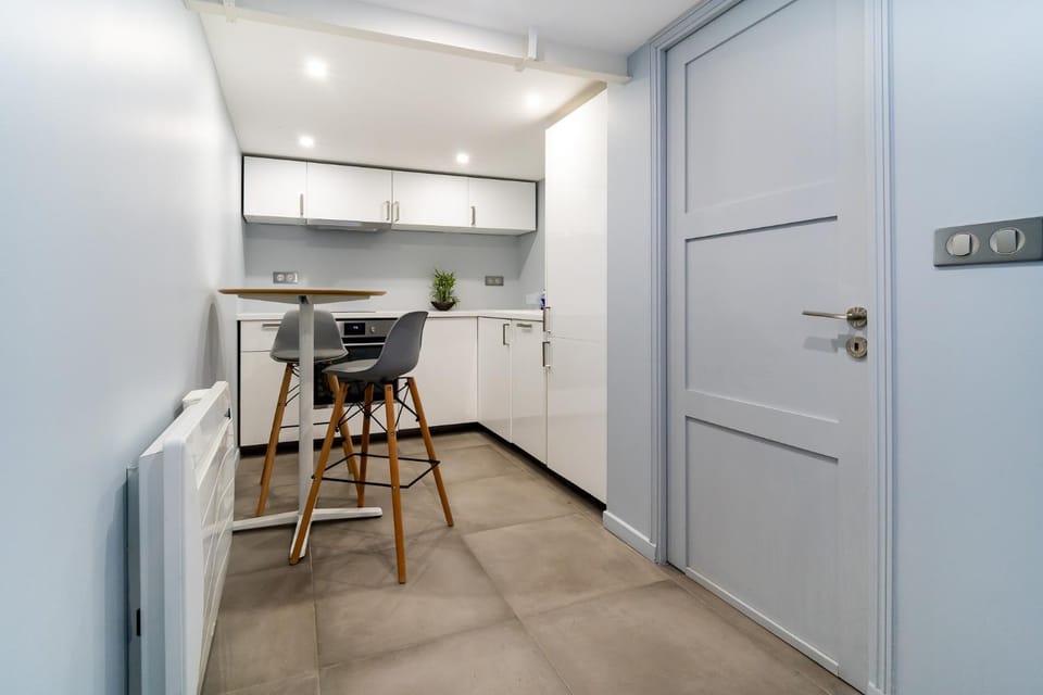 Facade/entrance, Kitchen or kitchenette, Dining area