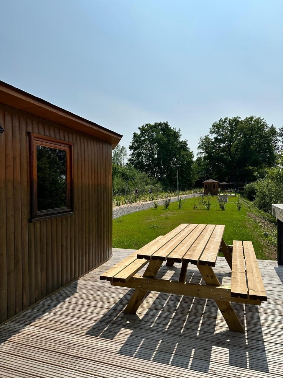 La Feuille - Cabane isolée avec vue sur étang, terrasse privée & pêche Chalet in Switzerland