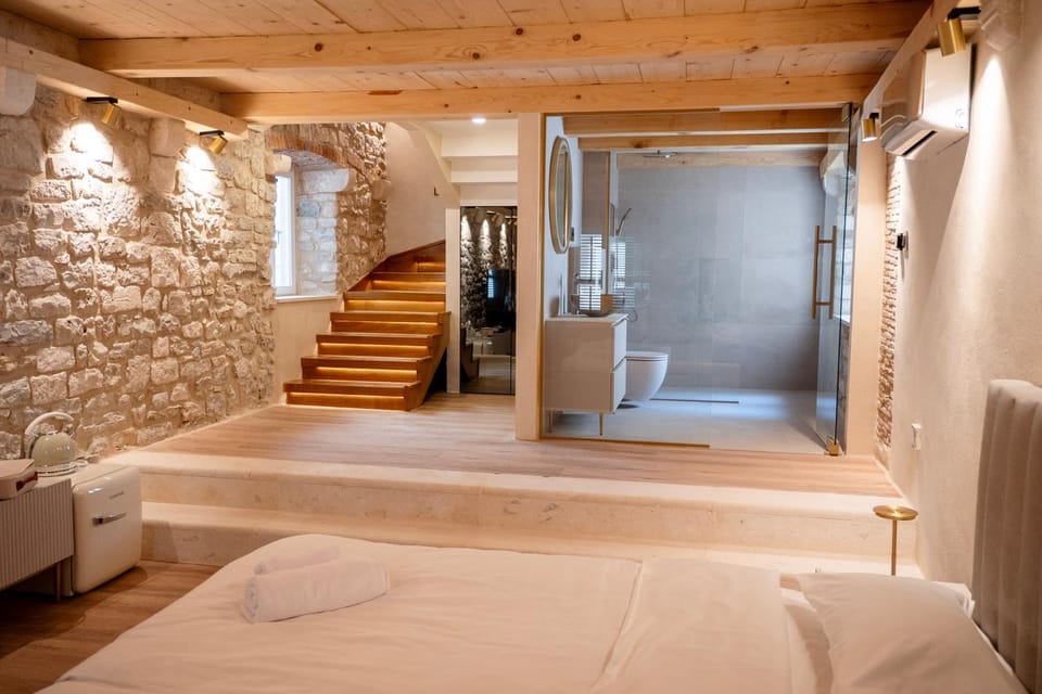 Bathroom, Coffee/tea facilities, Bedroom