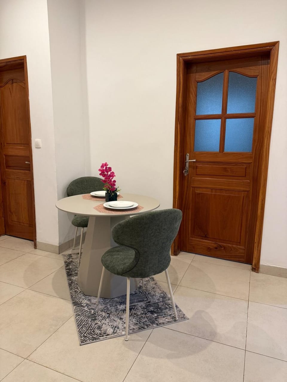 Seating area, Dining area