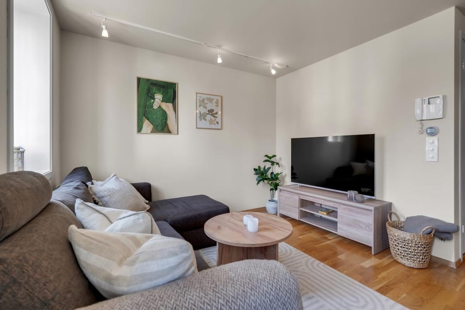 Heart Of Tromsø - Your Perfect City Base Apartment in Tromso
