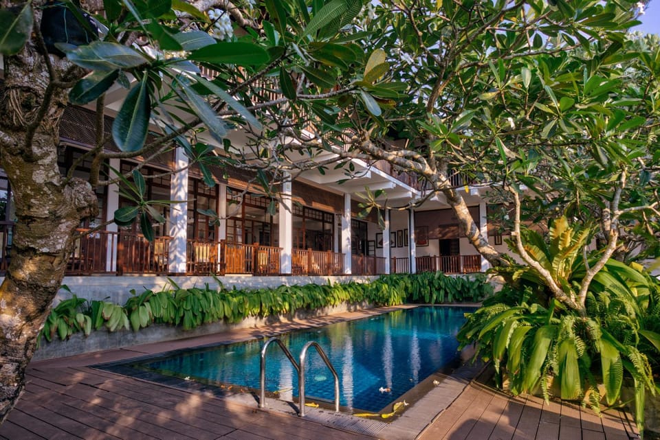 Property building, Swimming pool, Swimming pool