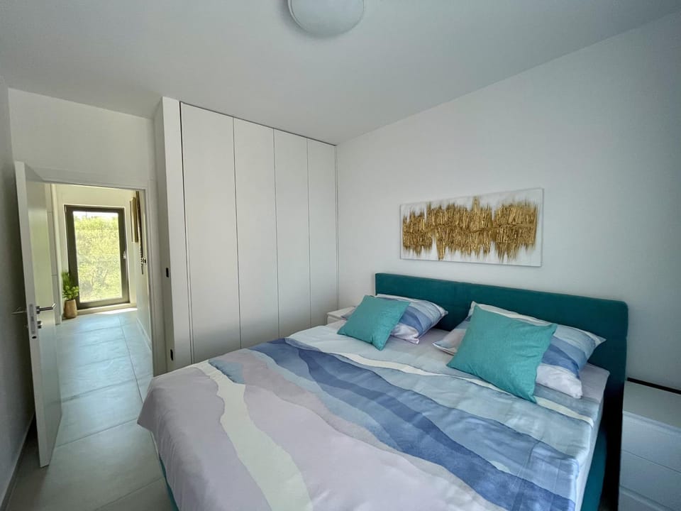 Sea Slatine I - Modern apartment with pool - 30 meters from the beach Apartment in Šibenik-Knin County, Croatia