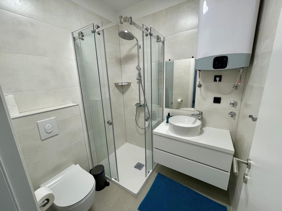 Sea Slatine I - Modern apartment with pool - 30 meters from the beach Apartment in Šibenik-Knin County, Croatia