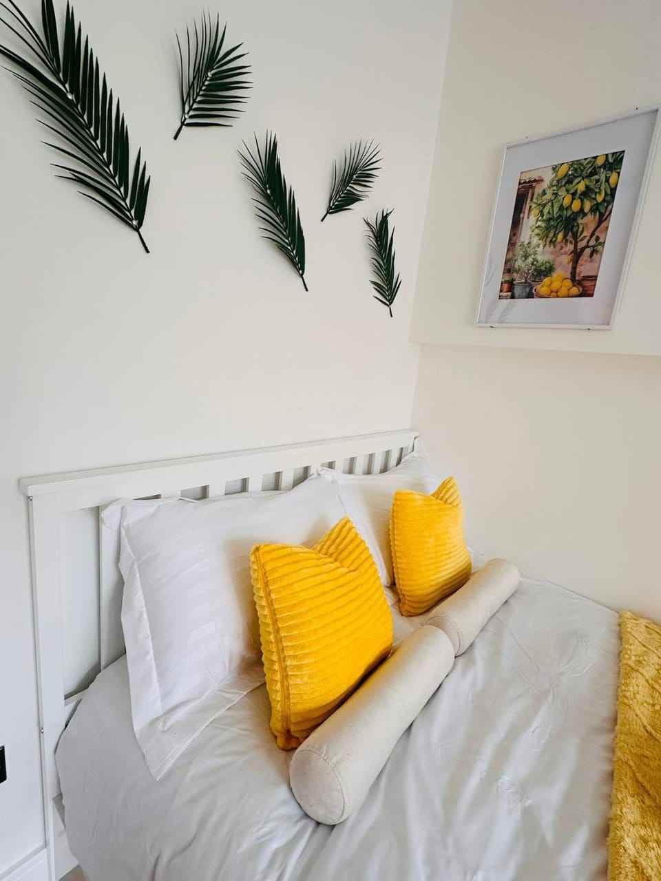 Newly Renovated Luxury Private Room with Shared Bathroom and with its own Kitchenette in Halesowen R1 Apartment in England