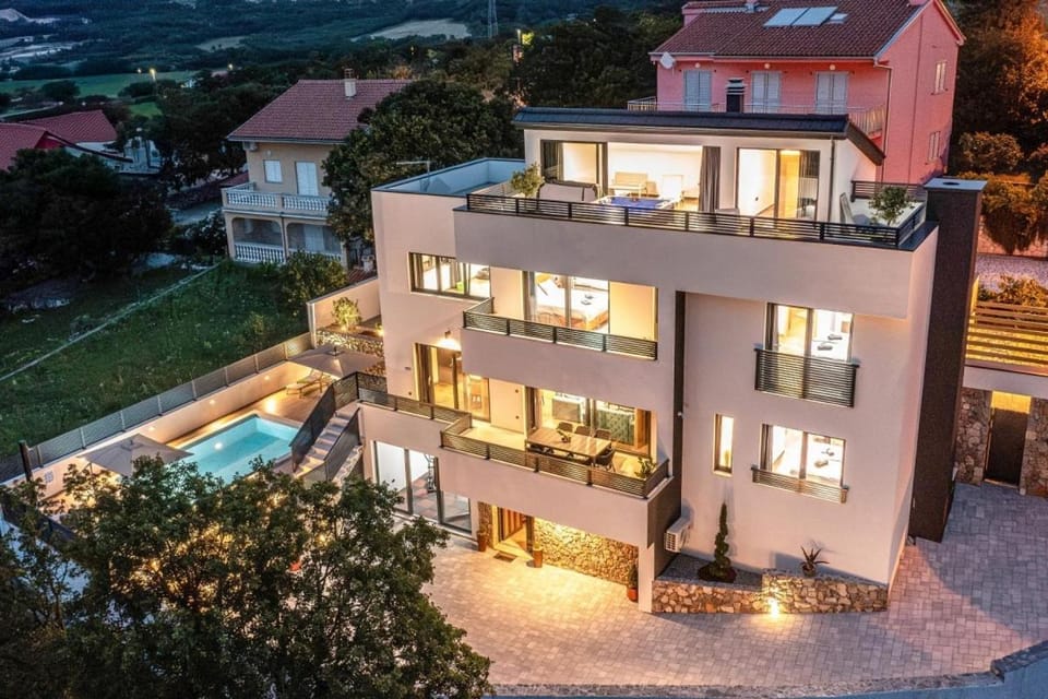 Villa Betelgeuse Supernova House in Novi Vinodolski