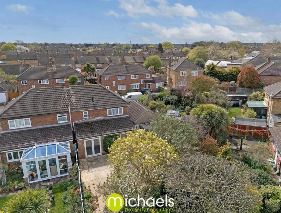 For Contractors, businesses, families - next to Colchester Royal Grammar School Apartment in Colchester