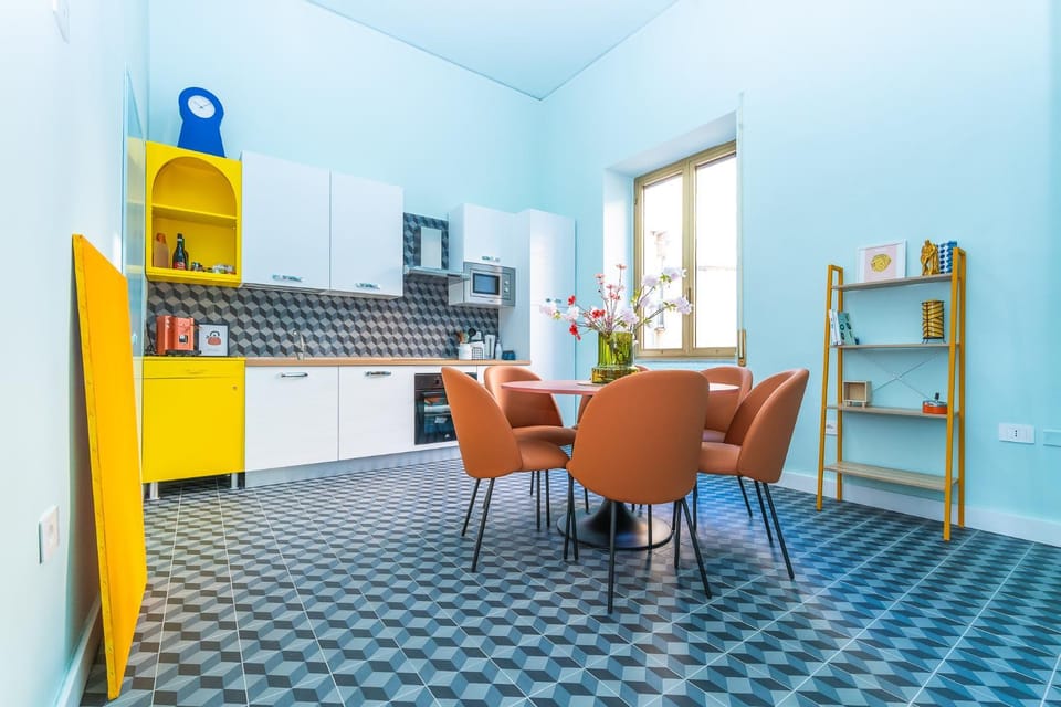 Kitchen or kitchenette, Dining area, minibar, oven, pet friendly, stove