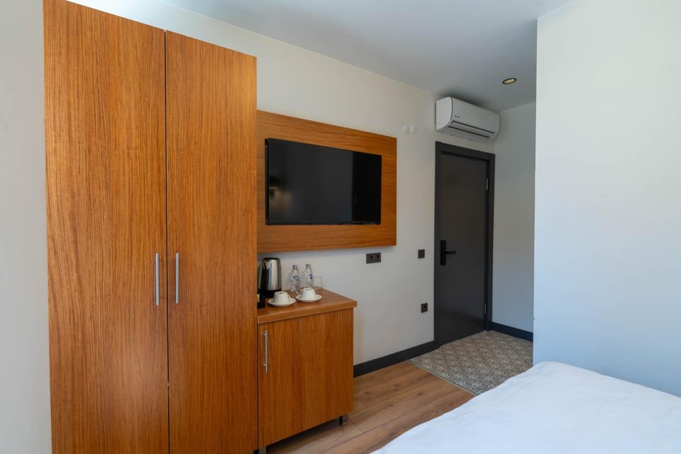 TV and multimedia, wardrobe
