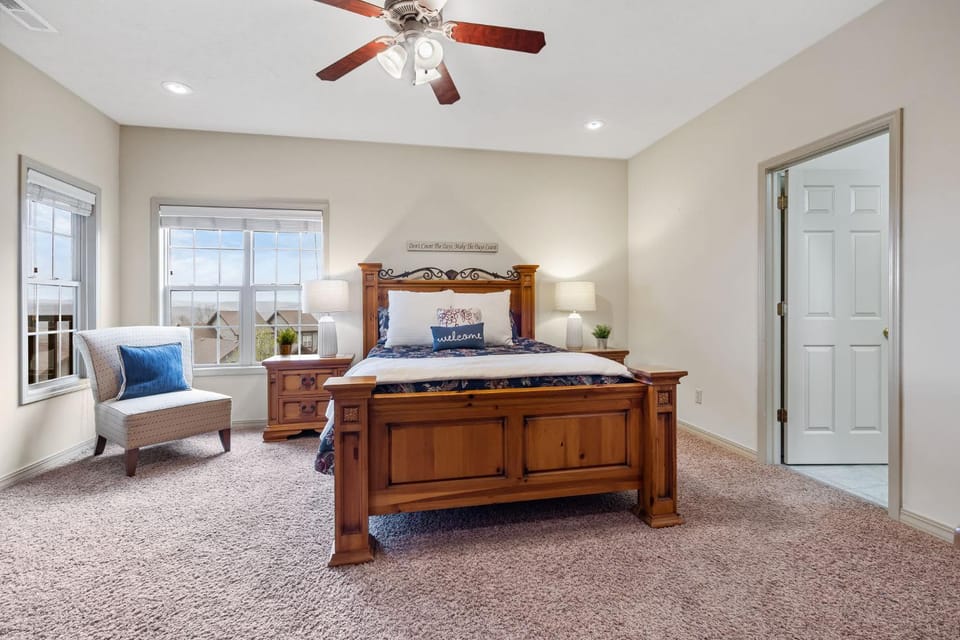 The Gathering Place - Minutes to 61-Acre Theme Park House in Table Rock Lake