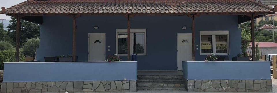 Property building, Facade/entrance, Day, View (from property/room), Balcony/Terrace