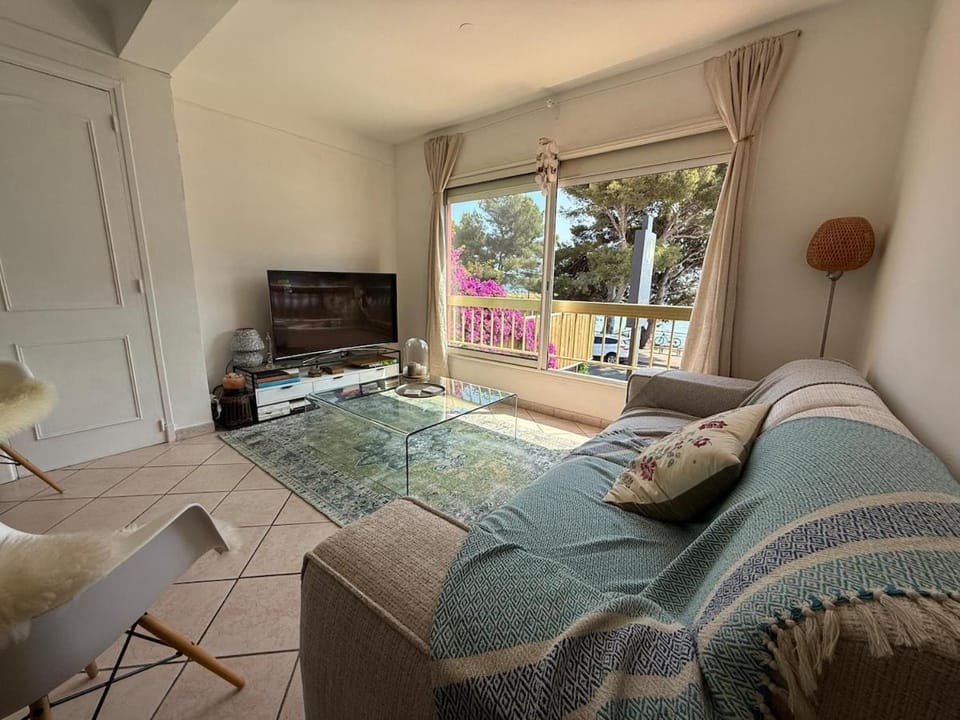 Bright house sea view, Mediterranean charm les issambres House in Roquebrune-sur-Argens