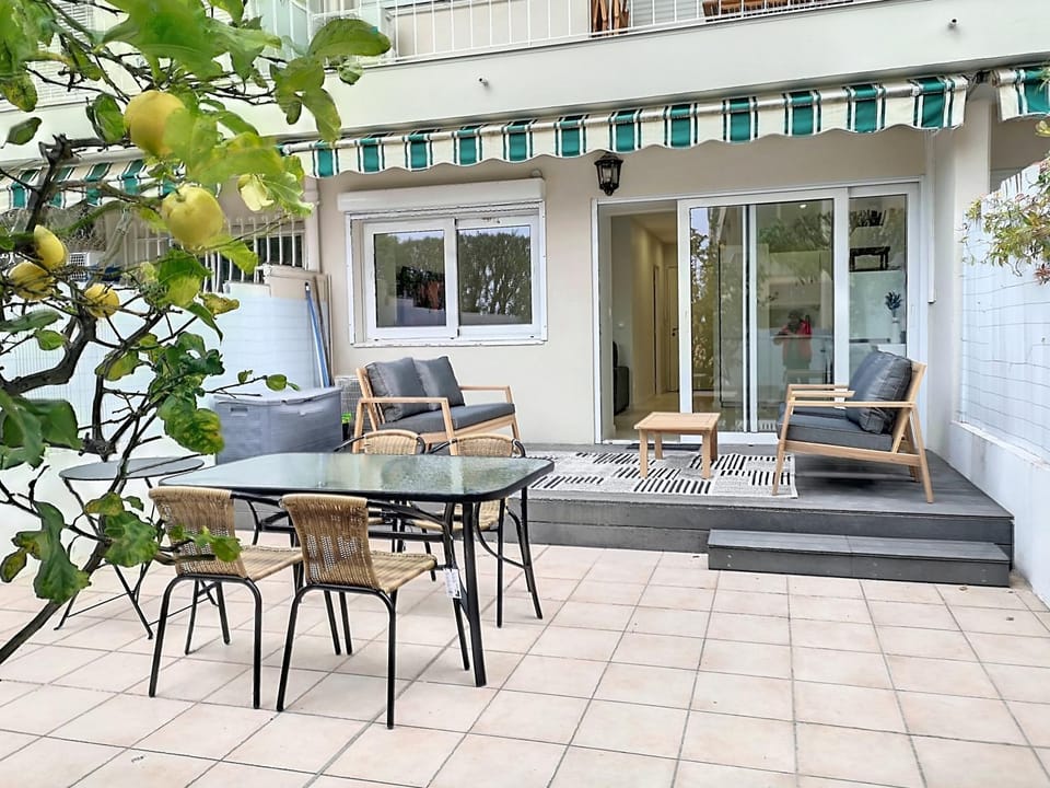 Appartement terrasse Cannes Suquet proche plage et centre Apartment in Cannes
