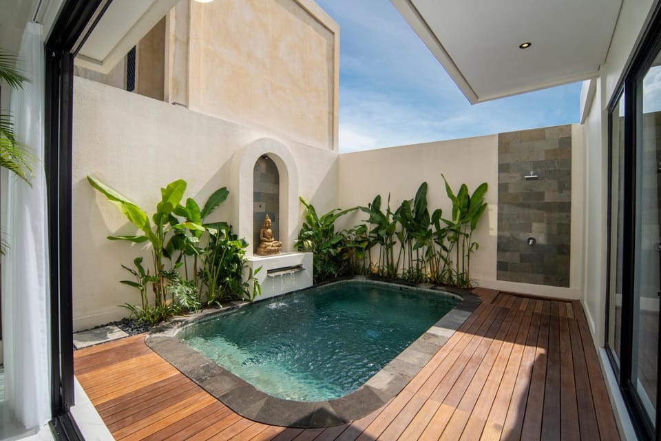 Property building, Swimming pool