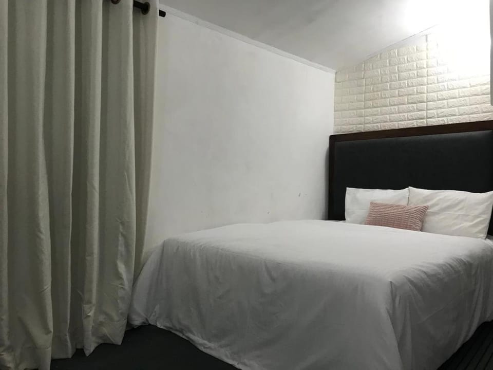 Fair Field Bungalow House in Central Province