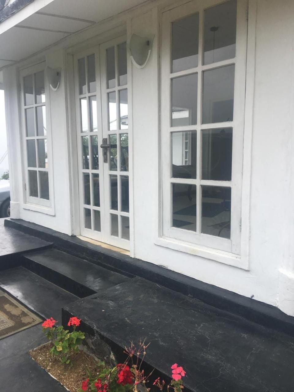 Fair Field Bungalow House in Central Province
