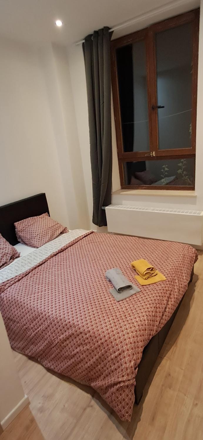 Appartement dans rue calme Apartment in Liège