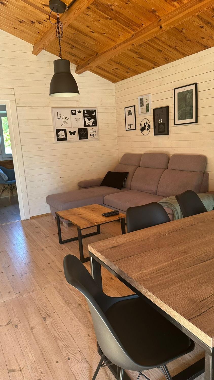 Carpinus I domek nad jeziorem House in Pomeranian Voivodeship