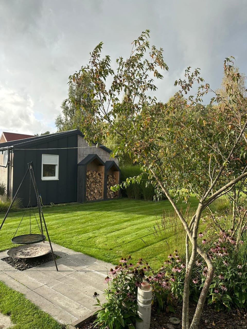 Carpinus I domek nad jeziorem House in Pomeranian Voivodeship