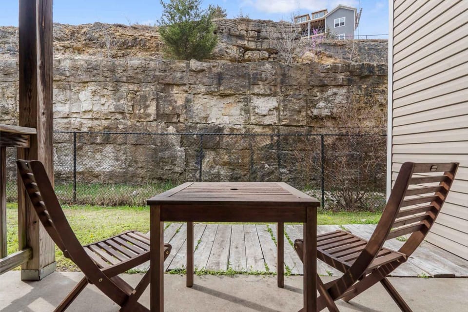 The Spoke - Experience Branson House in Branson