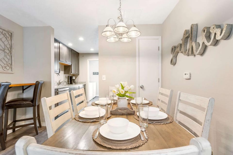 Rockwall Cottage - In the Heart of Branson House in Branson