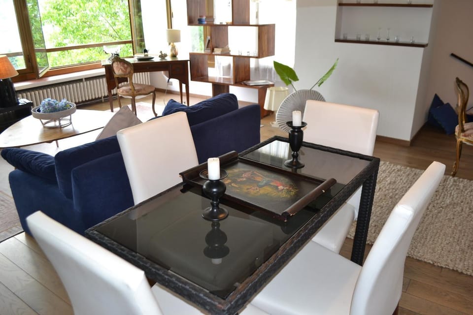 Living room, Seating area, Dining area