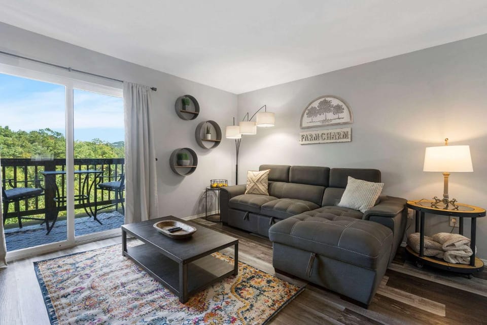 Honey Hole - 3 BDR Hilltop Haven Close to Branson Attractions House in Branson