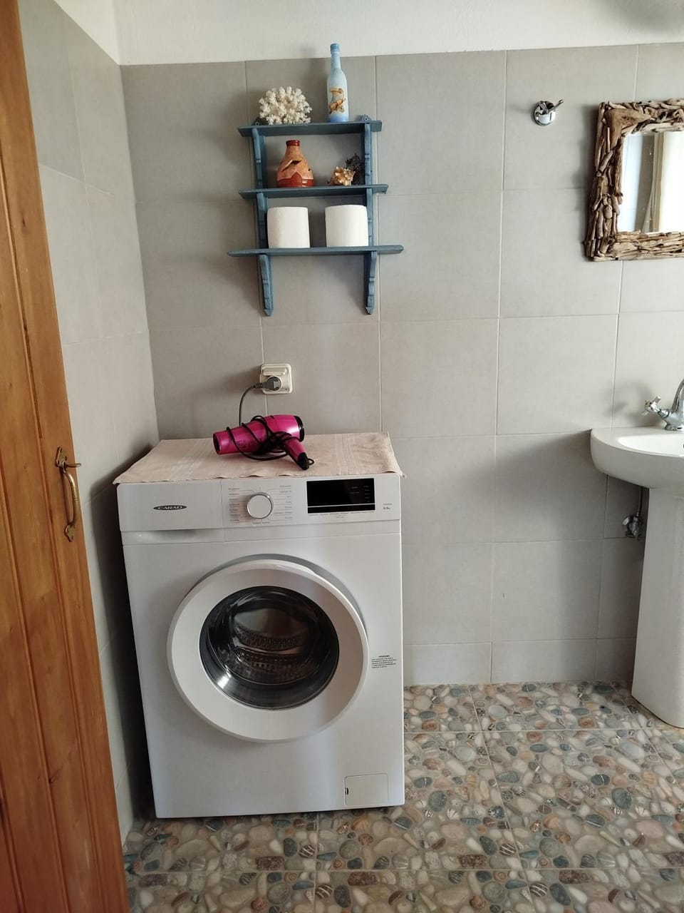 dilemi 3 House in Decentralized Administration of the Aegean