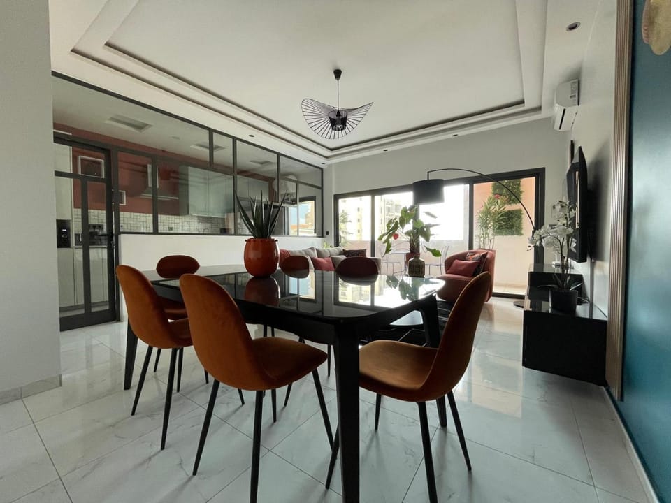 Living room, Dining area