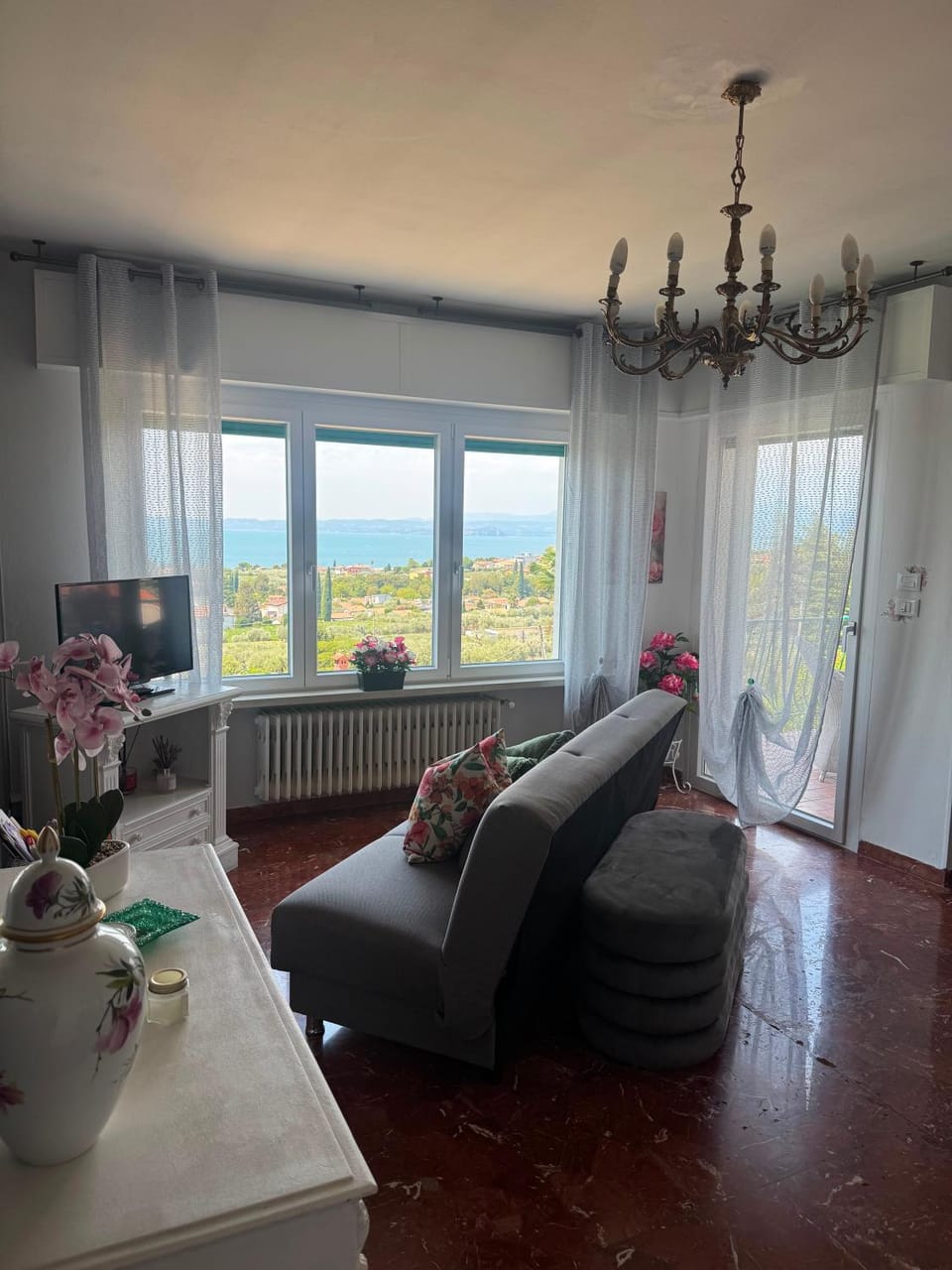 Viola Apartment Monte Felice Apartment in Bardolino