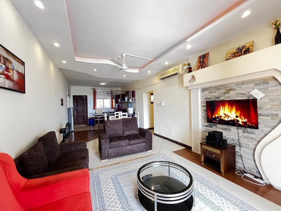 TV and multimedia, Kitchen or kitchenette, Living room, Seating area