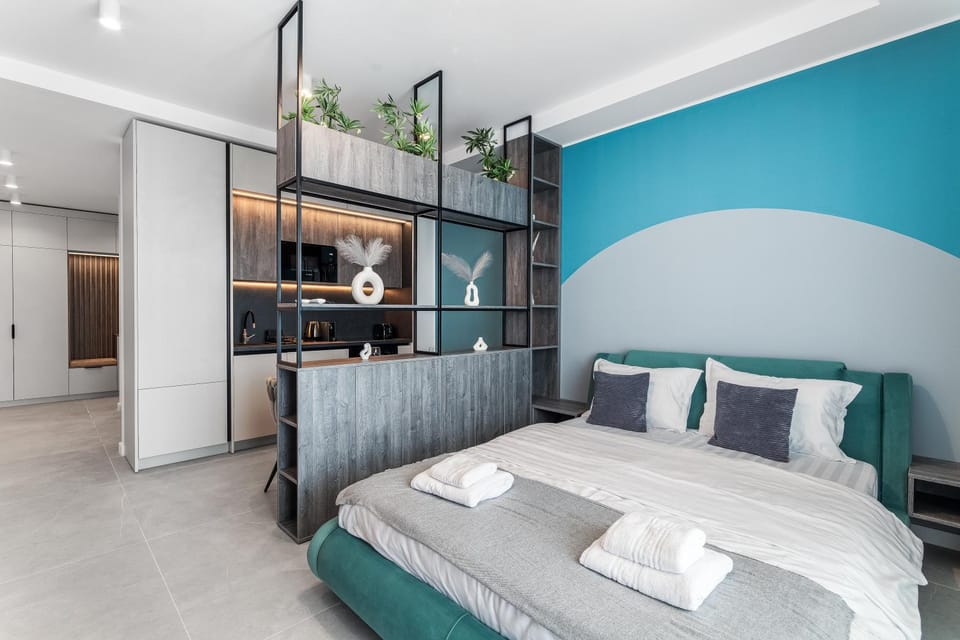 Kitchen or kitchenette, Living room, Seating area, Bedroom