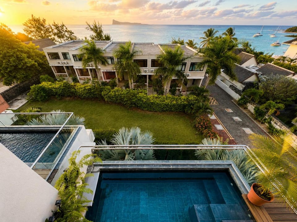 Luxury Oceanfront Apt with Private Pool - 2BR Apartment in Rivière du Rempart District, Mauritius