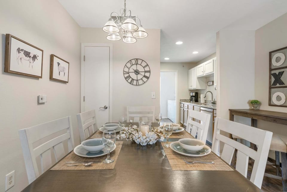 Hillside Cottage in The Vineyards Resort House in Branson