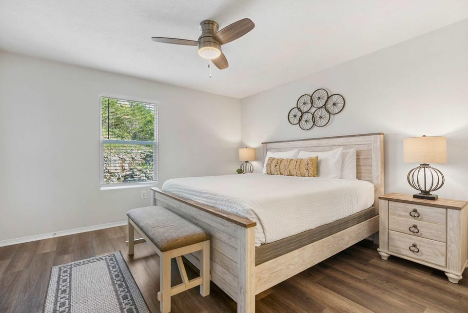 Hillside Cottage in The Vineyards Resort House in Branson